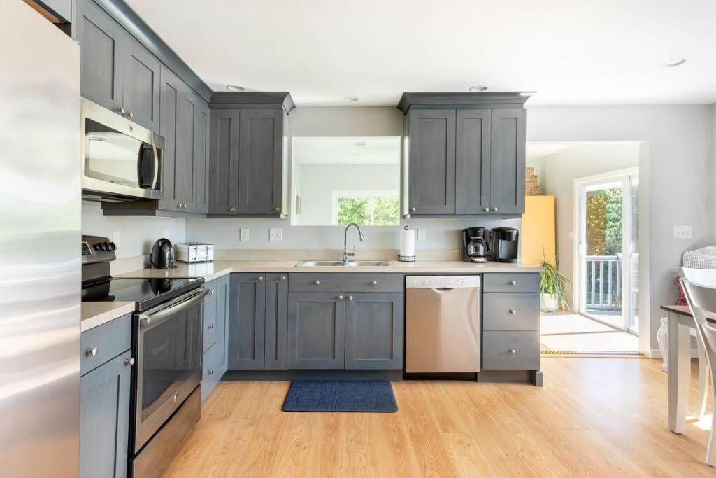 Unique Retreat With Private Patio, 4 King Beds And Bbq Groton Exterior foto