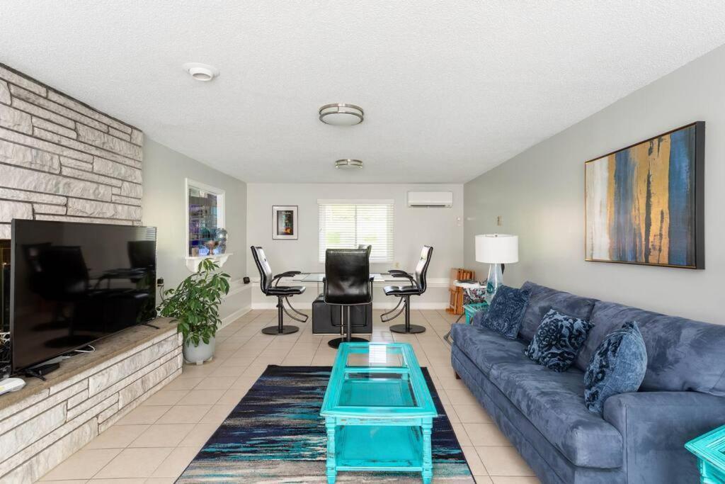 Unique Retreat With Private Patio, 4 King Beds And Bbq Groton Exterior foto