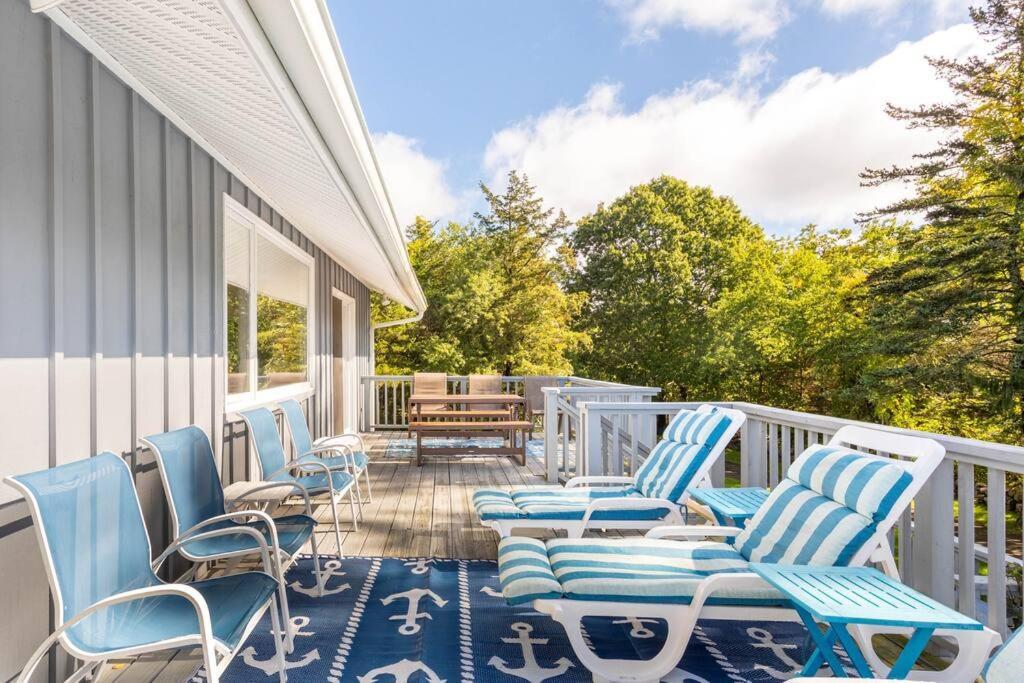 Unique Retreat With Private Patio, 4 King Beds And Bbq Groton Exterior foto