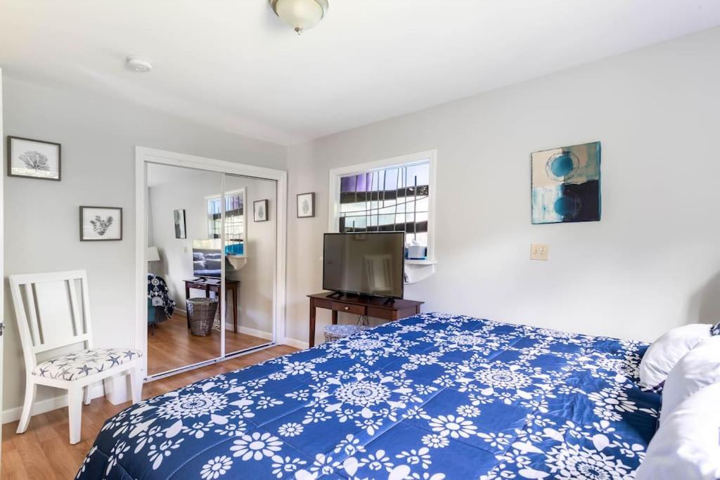 Unique Retreat With Private Patio, 4 King Beds And Bbq Groton Exterior foto